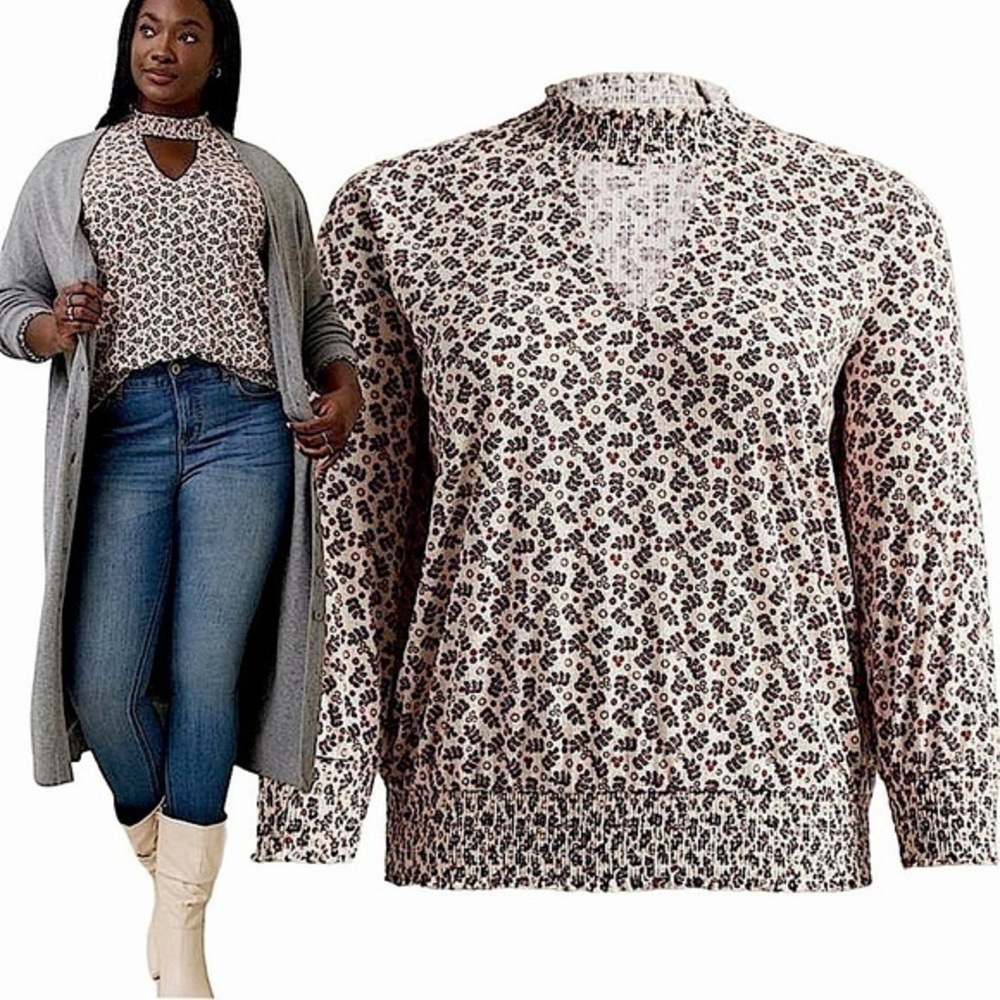 TORRID Textured Jersey‎ Choker Neck Smocked Bottom Top NWT
